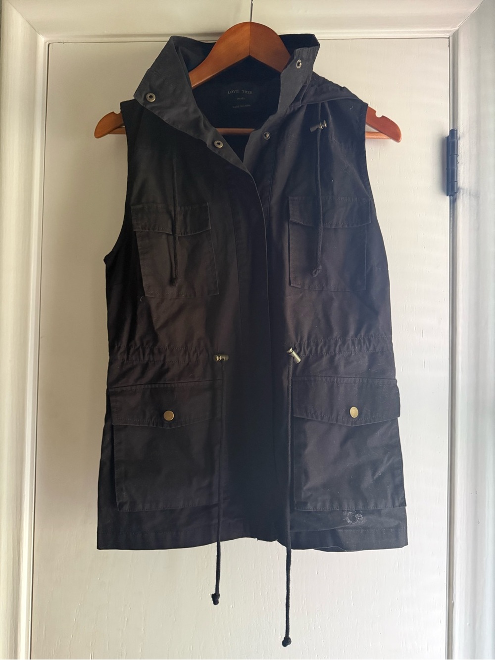 Love Tree Black Sleeveless Hooded Utility Jacket